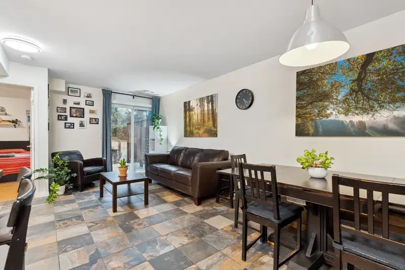 10 20543 96 AVENUE - photo 4 of 40