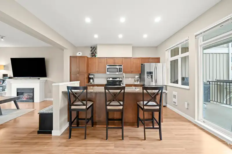 20 6036 164 STREET - photo 2 of 28