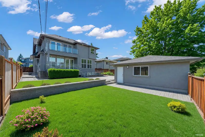 6841 BURNS STREET - photo 2 of 40
