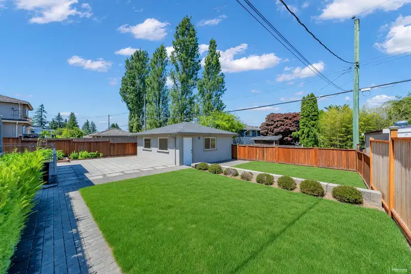 6841 BURNS STREET - photo 3 of 40