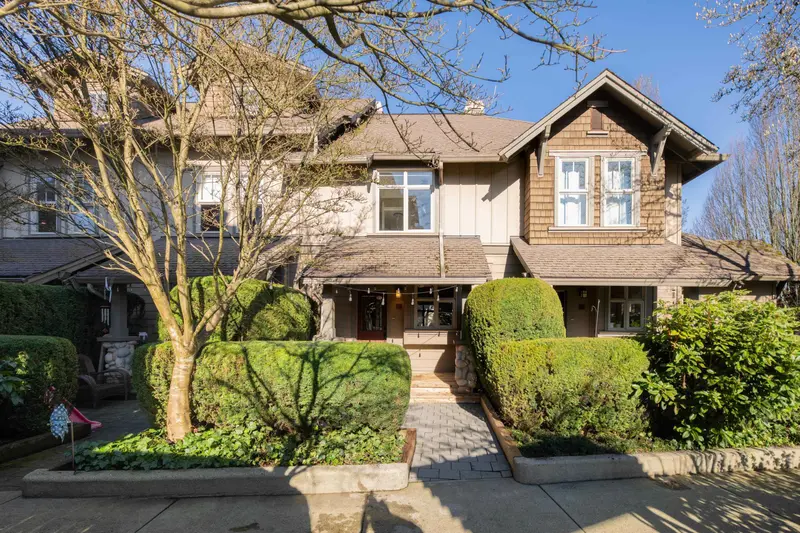 225 18 JACK MAHONY PLACE - photo 1 of 25