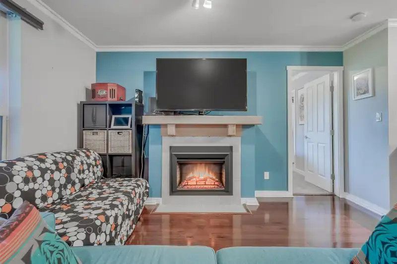 401 808 SANGSTER PLACE - photo 3 of 24