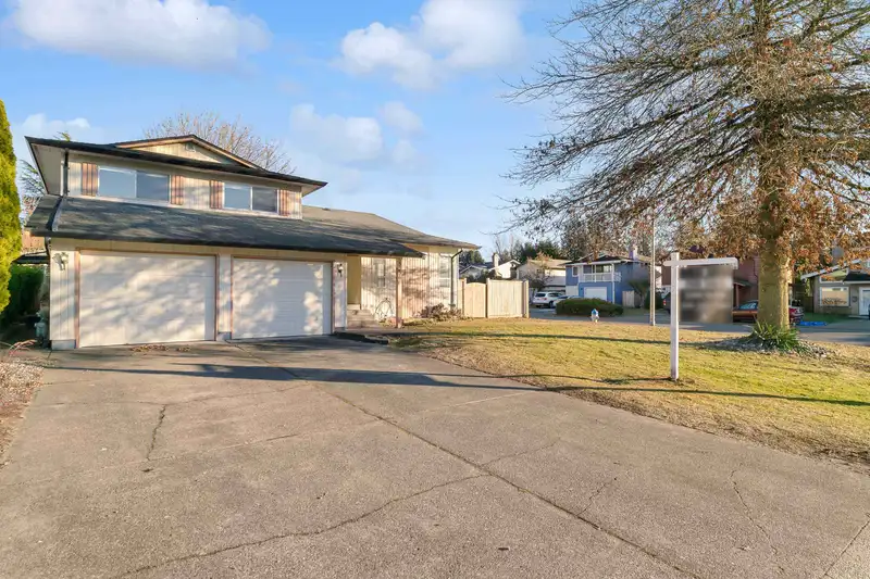 3236 DENMAN STREET - photo 2 of 22
