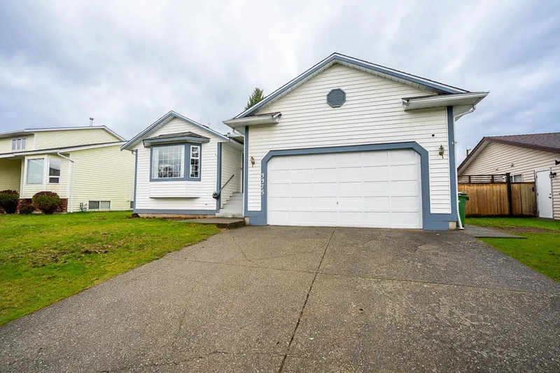 3375 HEDLEY STREET - photo 2 of 25