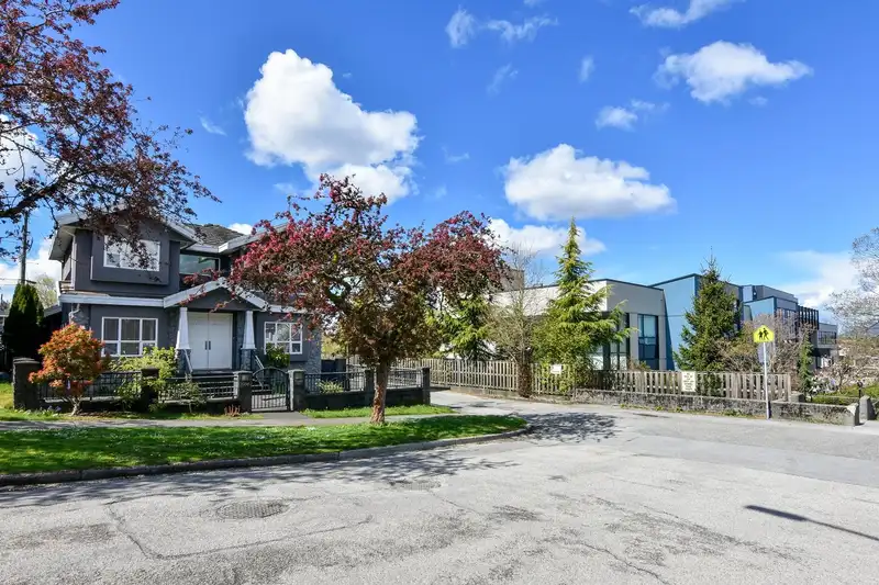 3506 HAIDA DRIVE - photo 2 of 40