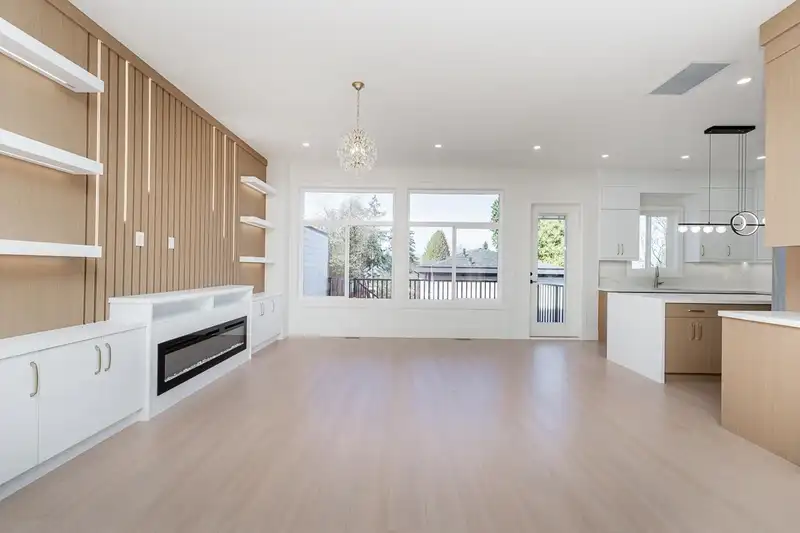 2 14259 PARK DRIVE - photo 2 of 35