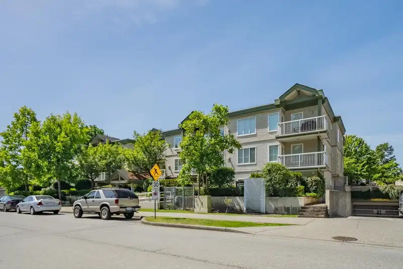 210 10665 139 STREET - photo 1 of 11