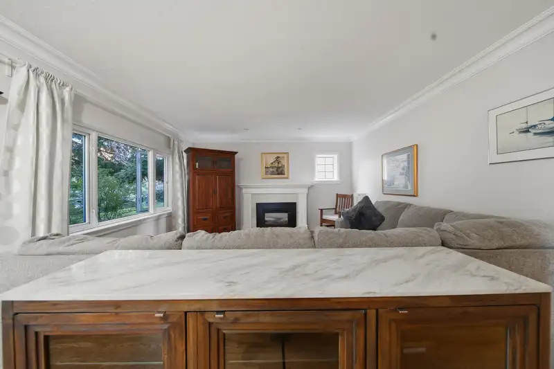 107 SEVENTH AVENUE - photo 4 of 25