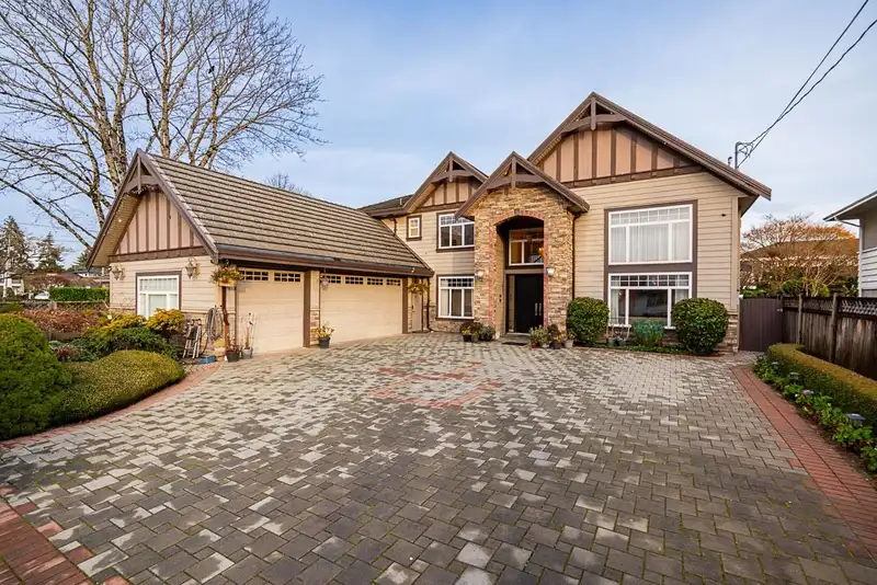 8800 MOORE ROAD - photo 1 of 40