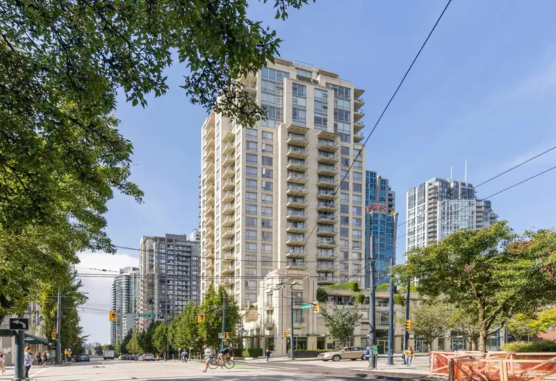 1601 1225 RICHARDS STREET - photo 1 of 40