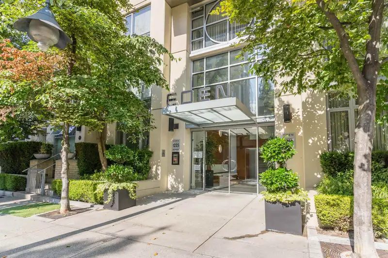 1601 1225 RICHARDS STREET - photo 2 of 40