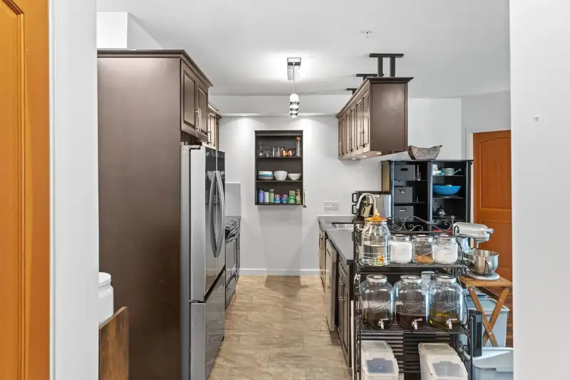 301 11887 BURNETT STREET - photo 4 of 36