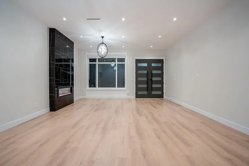 10671 127A STREET - photo 3 of 25