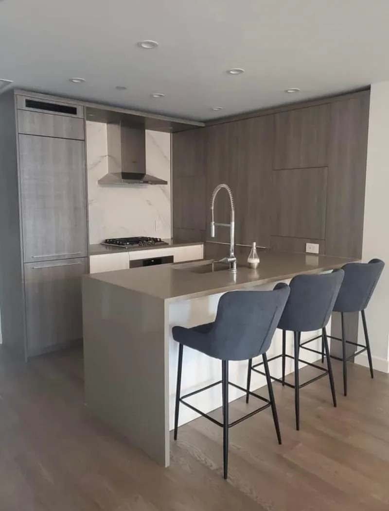 505 1441 JOHNSTON ROAD - photo 1 of 5