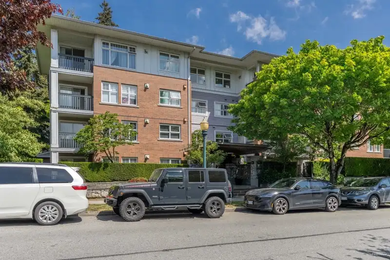 408 995 W 59TH AVENUE - photo 1 of 24