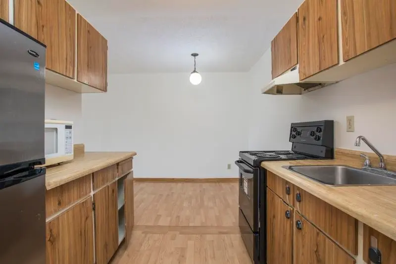 201 8391 BENNETT ROAD - photo 3 of 25