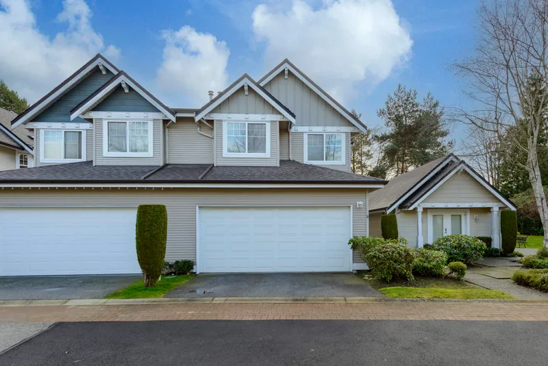 9 4811 BLAIR DRIVE - photo 2 of 25