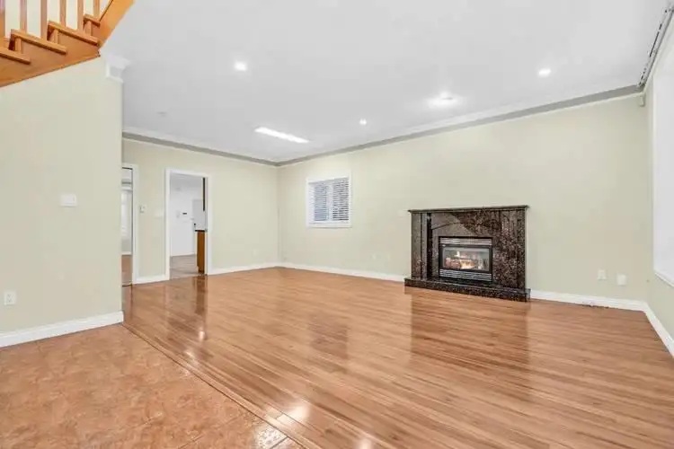 7158 STRIDE AVENUE - photo 1 of 17