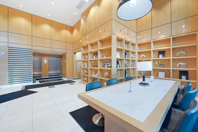 1709 5728 BERTON AVENUE - photo 4 of 17