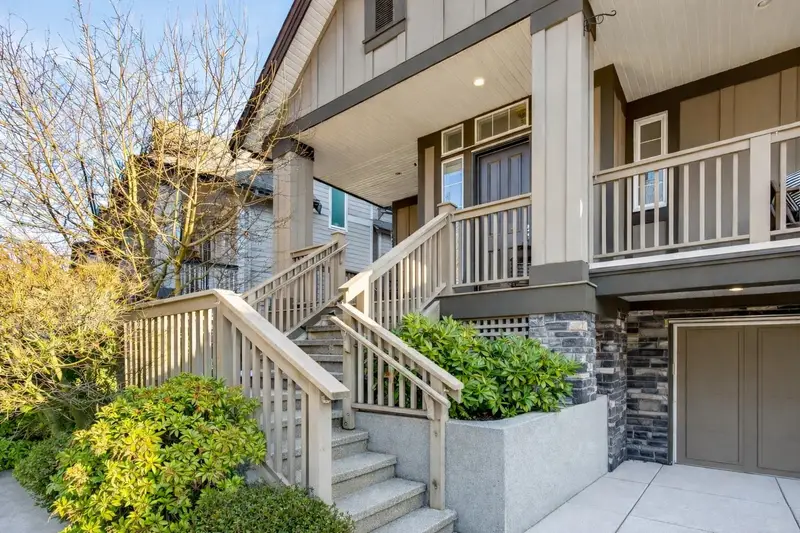 16088 28B AVENUE - photo 2 of 25