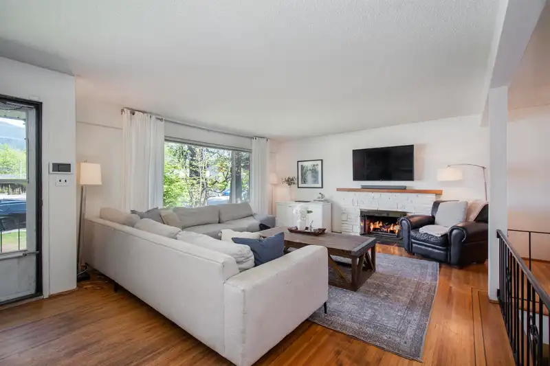 361 W 19TH STREET - photo 2 of 40