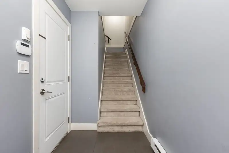 119 13368 72 AVENUE - photo 3 of 35