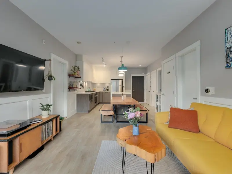 106 625 E 3RD STREET - photo 4 of 25