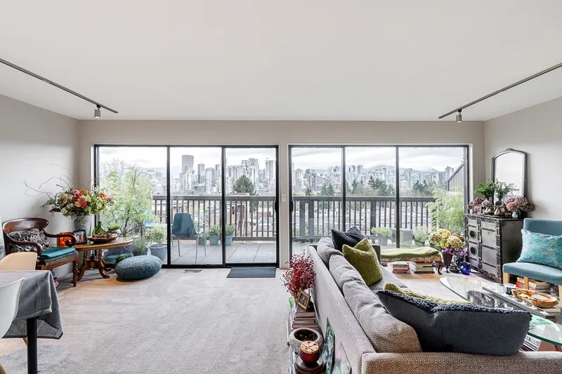 967 W 8TH AVENUE - photo 3 of 25