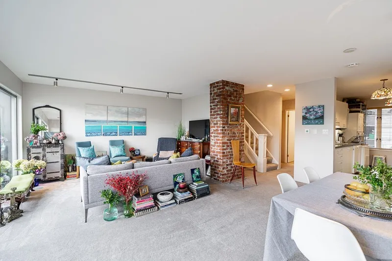 967 W 8TH AVENUE - photo 4 of 25