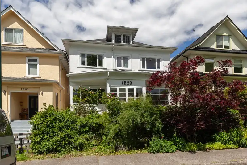 1529 FRANCES STREET - photo 1 of 40