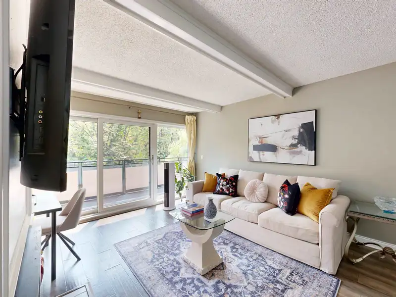 510 1405 W 15TH AVENUE - photo 3 of 40