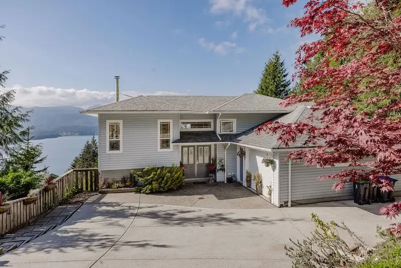 5872 DEERHORN DRIVE - photo 1 of 40