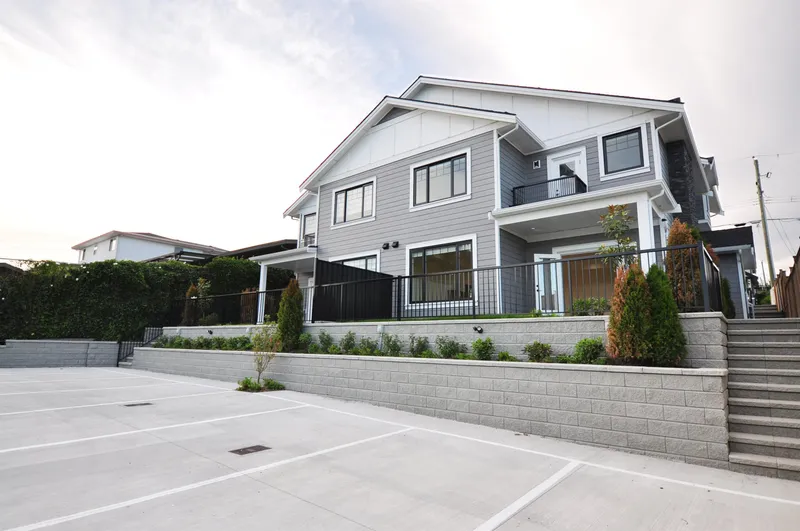 104 1138 DANSEY AVENUE - photo 3 of 25