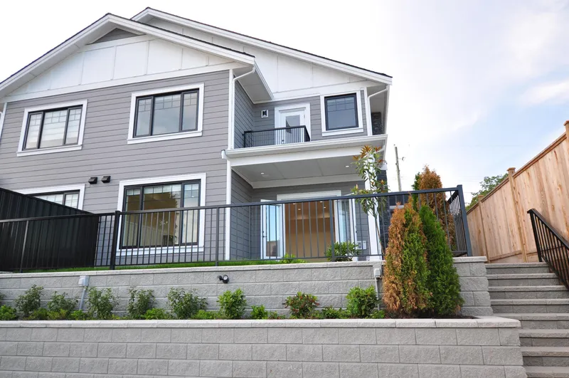 104 1138 DANSEY AVENUE - photo 4 of 25