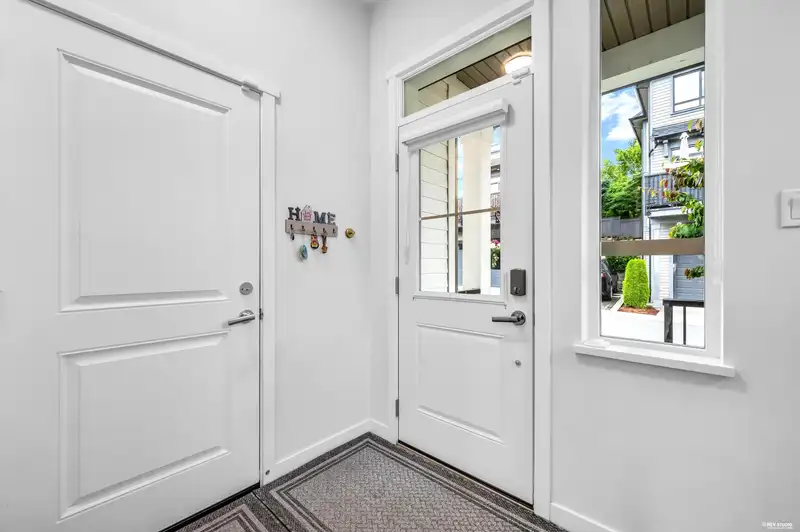 56 3500 BURKE VILLAGE PROMENADE - photo 4 of 39