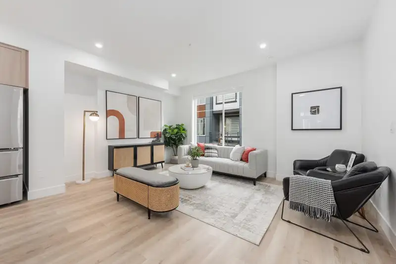 44 20763 76 AVENUE - photo 1 of 38