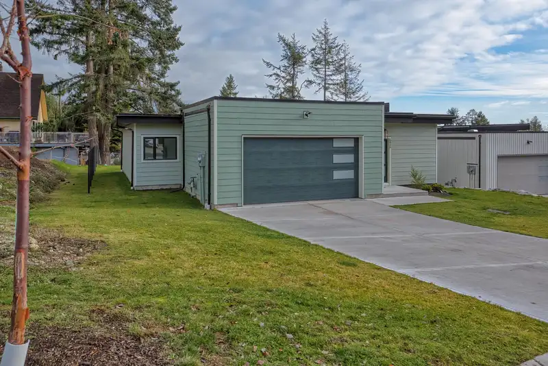 5416 STELLAR WAY - photo 2 of 40