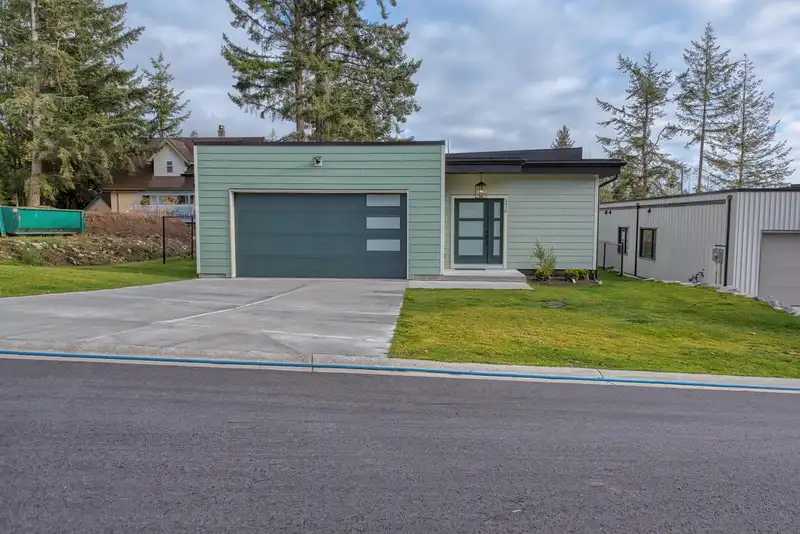 5416 STELLAR WAY - photo 3 of 40