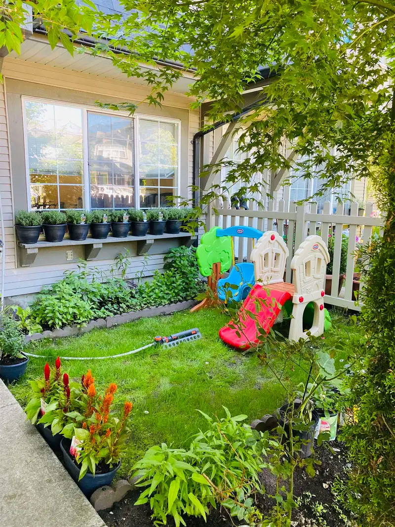 53 8775 161 STREET - photo 1 of 22
