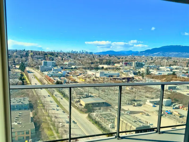 2002 2108 GILMORE AVENUE - photo 2 of 25