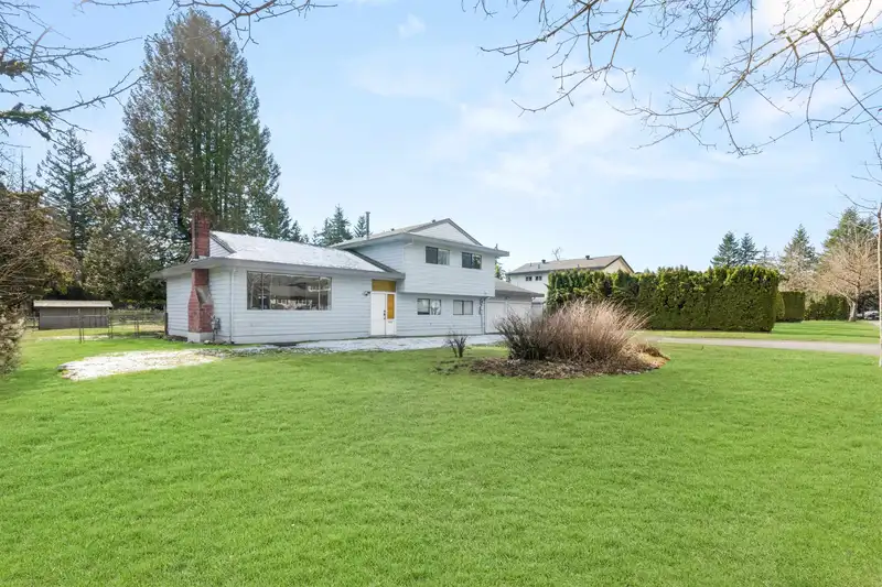 14070 57A AVENUE - photo 2 of 40