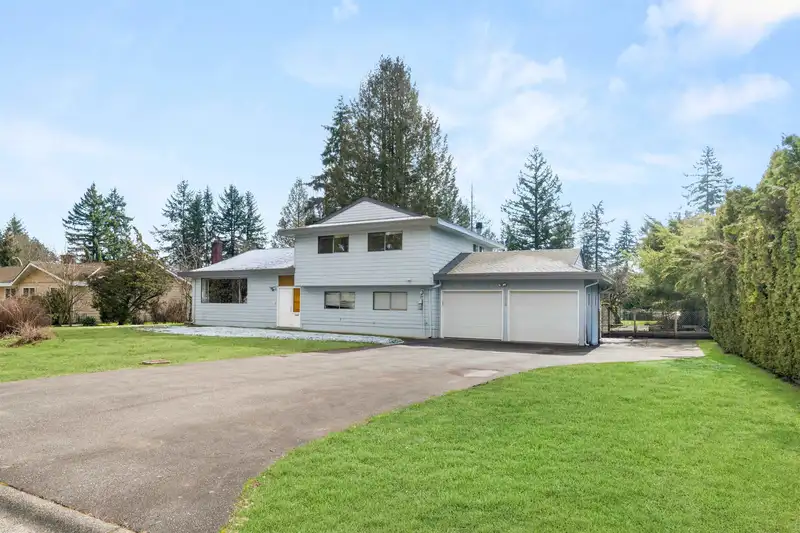 14070 57A AVENUE - photo 3 of 40