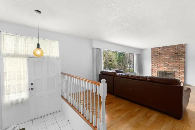 14070 57A AVENUE - photo 4 of 40