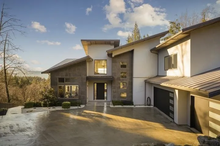 205 KINSEY DRIVE - photo 2 of 25