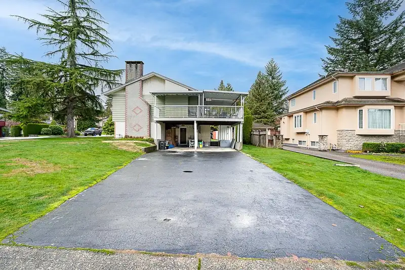 3382 FAIRLAND COURT - photo 3 of 40