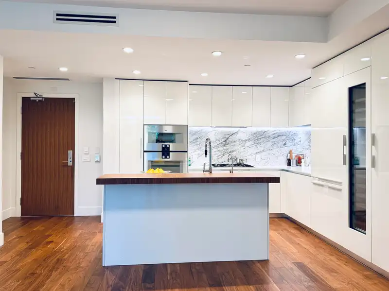 204 375 W 59TH AVENUE - photo 2 of 17
