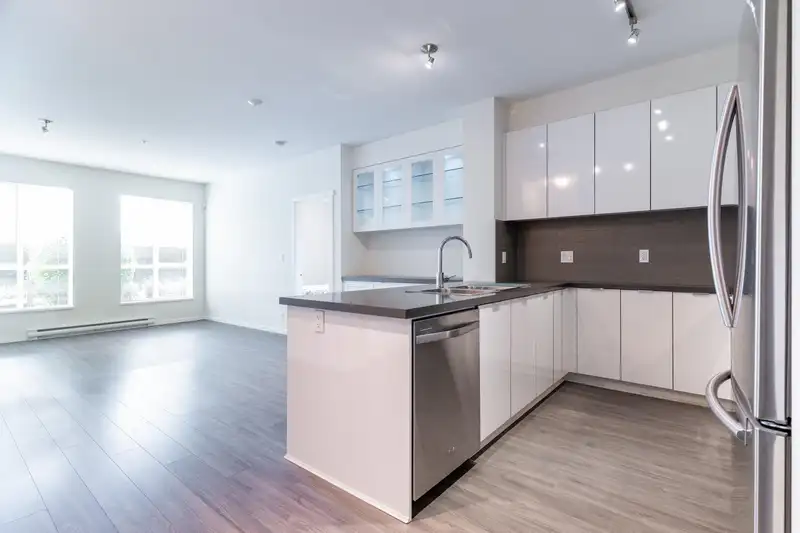 105 1135 WINDSOR MEWS - photo 3 of 25