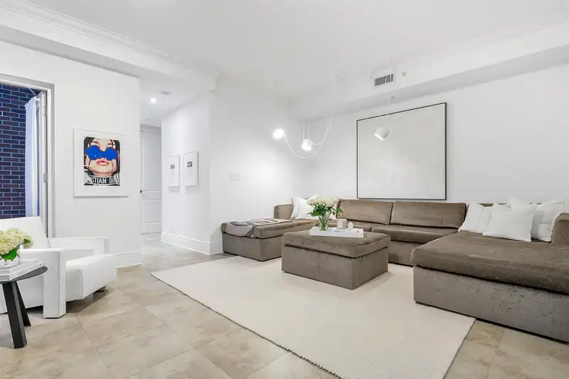 702 1280 RICHARDS STREET - photo 1 of 20