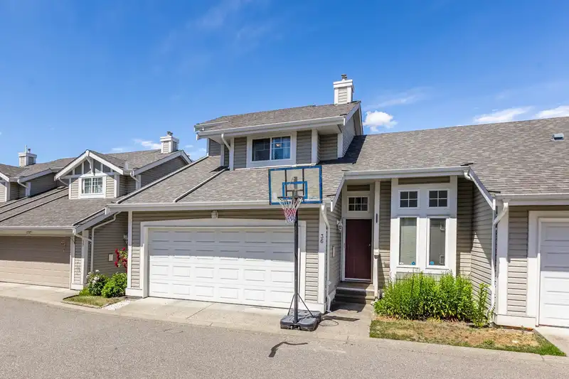 36 20788 87 AVENUE - photo 1 of 40