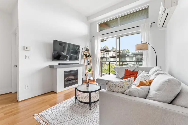 505 7428 BYRNEPARK WALK - photo 2 of 31